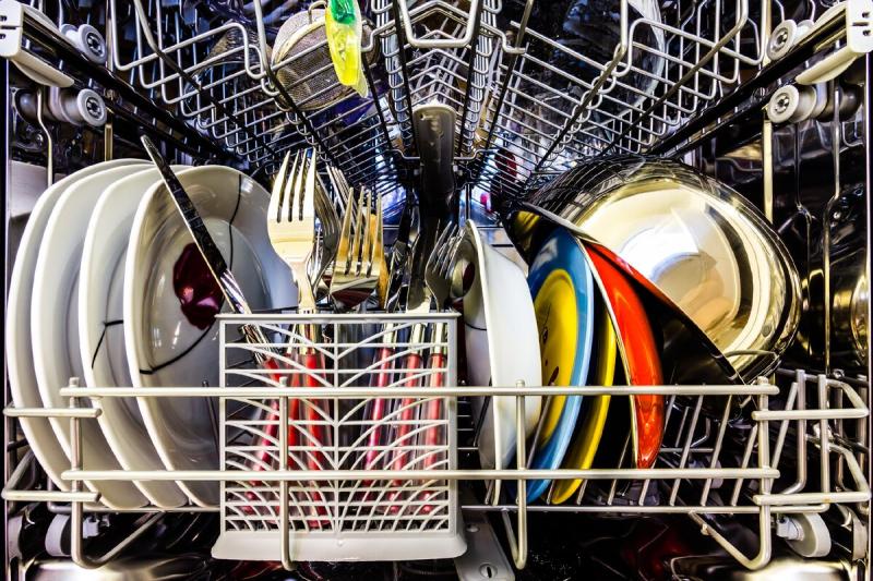 Посудомоечная машина в доме: плюсы и минусы