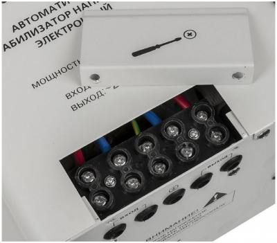 Стабилизатор РЕСАНТА АСН-8000/1-Ц LUX от магазина Лидер