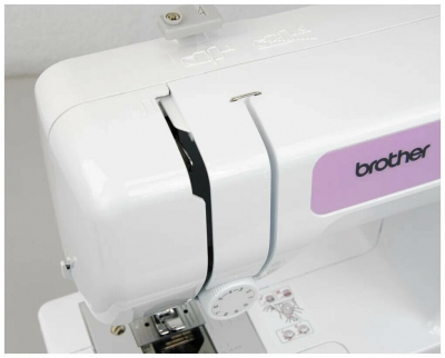Швейная машина BROTHER J17S белый/розовый от магазина Лидер